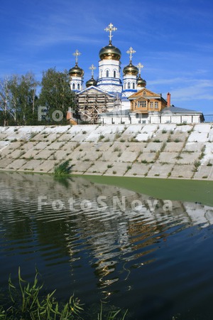 Храм,_церковь,_ре