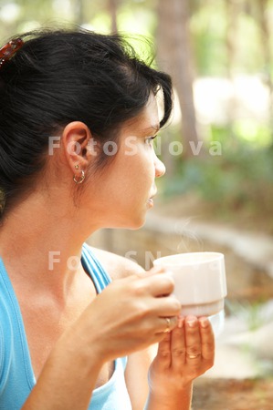 coffee_drinking_drink_young_cu