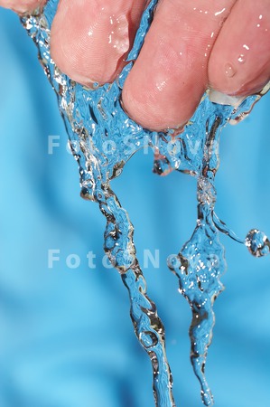 drops_hands_water_liquid_peopl