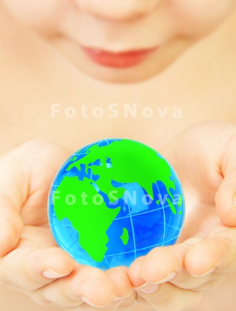 human_holding_globe_earth_hand