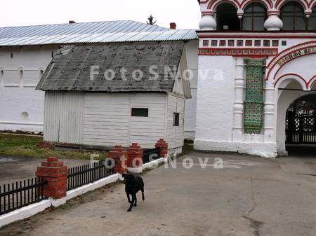 встречает_всех_п