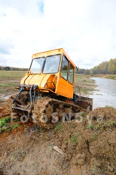 трактор,_село,_де